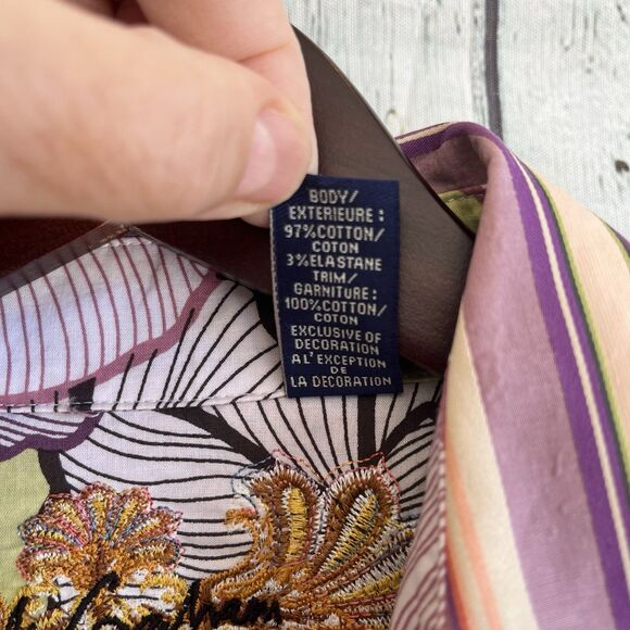 Robert Graham Womens Embroidered Button Up Top Size M Flip Cuff Pleated Striped - Picture 13 of 14